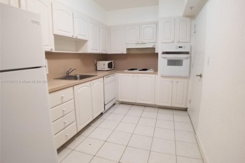 Снять в аренду кондоминиум в Халландейл-Бич, Флорида 1 спальня, 84.08м2, № 1991025 - фото 25