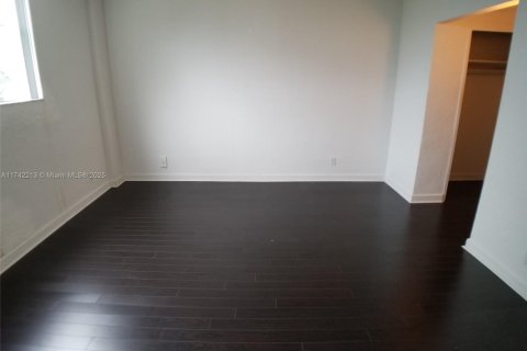 Снять в аренду кондоминиум в Халландейл-Бич, Флорида 1 спальня, 84.08м2, № 1991025 - фото 16