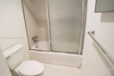 Снять в аренду кондоминиум в Халландейл-Бич, Флорида 1 спальня, 84.08м2, № 1991025 - фото 20