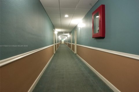 Снять в аренду кондоминиум в Халландейл-Бич, Флорида 1 спальня, 84.08м2, № 1991025 - фото 9