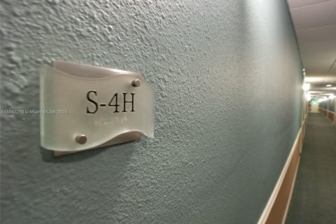 Снять в аренду кондоминиум в Халландейл-Бич, Флорида 1 спальня, 84.08м2, № 1991025 - фото 8