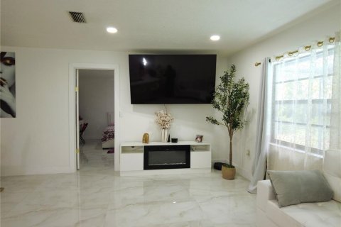House in Spring Hill, Florida 3 bedrooms, 162.58 sq.m. № 2208747 - photo 16