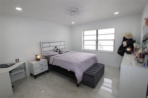 House in Spring Hill, Florida 3 bedrooms, 162.58 sq.m. № 2208747 - photo 25