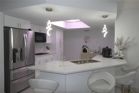 House in Spring Hill, Florida 3 bedrooms, 162.58 sq.m. № 2208747 - photo 8