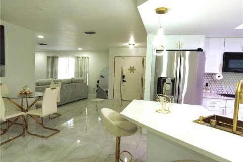 House in Spring Hill, Florida 3 bedrooms, 162.58 sq.m. № 2208747 - photo 10