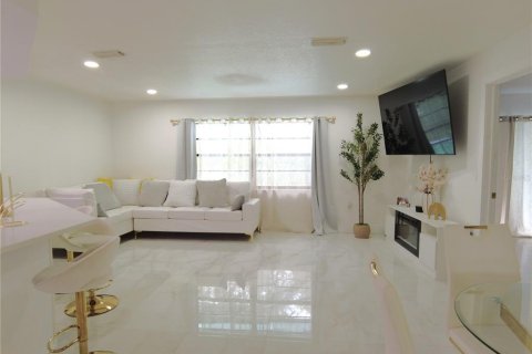 House in Spring Hill, Florida 3 bedrooms, 162.58 sq.m. № 2208747 - photo 17