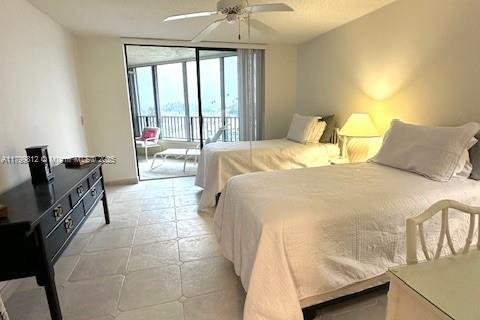 Condo in St. Lucie, Florida, 2 bedrooms  № 1945017 - photo 19