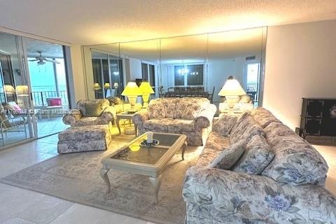 Condo in St. Lucie, Florida, 2 bedrooms  № 1945017 - photo 10