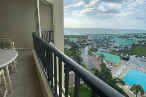 Condo in St. Lucie, Florida, 2 bedrooms  № 1945017 - photo 17