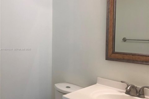 Снять в аренду кондоминиум в Халландейл-Бич, Флорида 2 спальни, 85.84м2, № 1990034 - фото 20