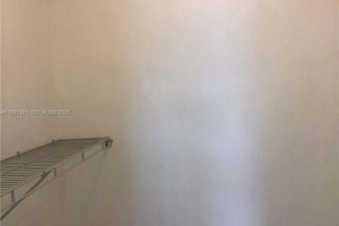 Снять в аренду кондоминиум в Халландейл-Бич, Флорида 2 спальни, 85.84м2, № 1990034 - фото 19