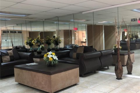 Снять в аренду кондоминиум в Халландейл-Бич, Флорида 2 спальни, 85.84м2, № 1990034 - фото 30