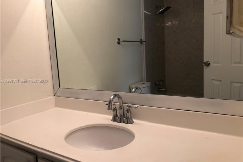 Снять в аренду кондоминиум в Халландейл-Бич, Флорида 2 спальни, 85.84м2, № 1990034 - фото 21