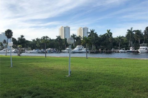 Снять в аренду кондоминиум в Халландейл-Бич, Флорида 2 спальни, 85.84м2, № 1990034 - фото 29