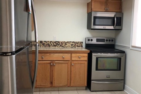 Снять в аренду кондоминиум в Халландейл-Бич, Флорида 2 спальни, 85.84м2, № 1990034 - фото 8