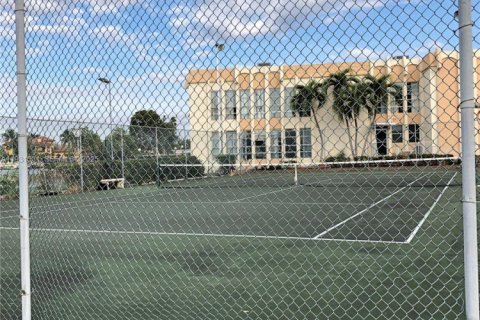 Снять в аренду кондоминиум в Халландейл-Бич, Флорида 2 спальни, 85.84м2, № 1990034 - фото 27