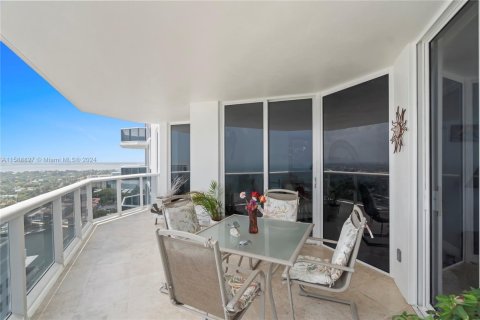 Condominio en alquiler en Miami Beach, Florida, 2 dormitorios, 138.42 m2 № 1672535 - foto 5