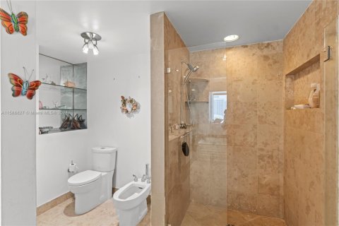 Condominio en alquiler en Miami Beach, Florida, 2 dormitorios, 138.42 m2 № 1672535 - foto 21