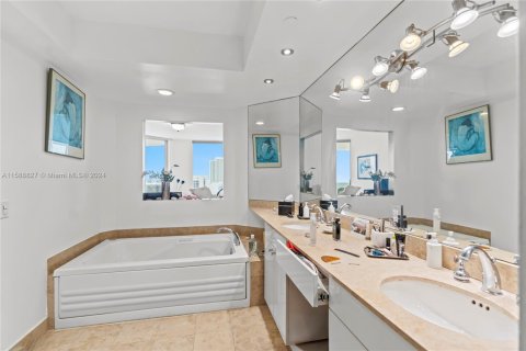Condominio en alquiler en Miami Beach, Florida, 2 dormitorios, 138.42 m2 № 1672535 - foto 20