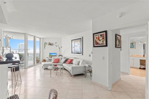 Condominio en alquiler en Miami Beach, Florida, 2 dormitorios, 138.42 m2 № 1672535 - foto 10