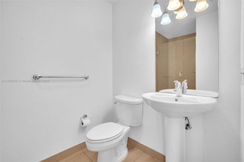 Copropriété à vendre à Miami, Floride: 1 chambre, 83.8 m2 № 1976015 - photo 15