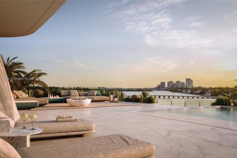Condominio en venta en Miami, Florida, 4 dormitorios, 652.82 m2 № 1985673 - foto 18
