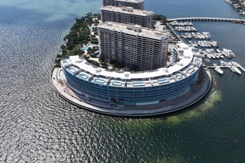 Condominio en venta en Miami, Florida, 4 dormitorios, 652.82 m2 № 1985673 - foto 4