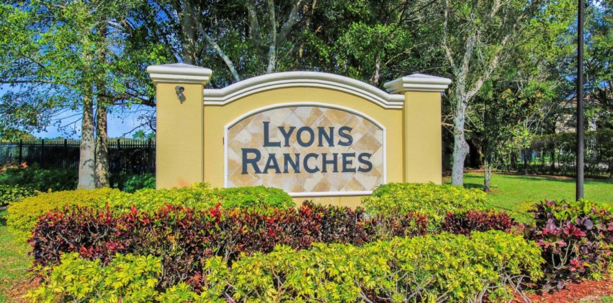 House in Boynton Beach, Florida 4 bedrooms, 219.53 sq.m. № 1050050