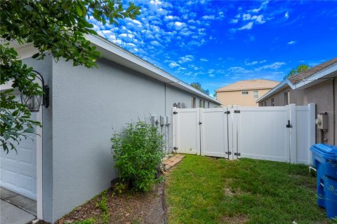 House in New Port Richey, Florida 4 bedrooms, 246.66 sq.m. № 1912722 - photo 5
