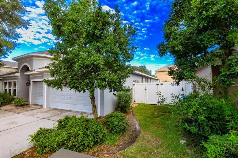 House in New Port Richey, Florida 4 bedrooms, 246.66 sq.m. № 1912722 - photo 4