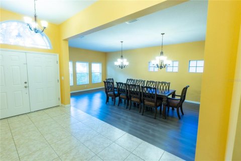 House in New Port Richey, Florida 4 bedrooms, 246.66 sq.m. № 1912722 - photo 15