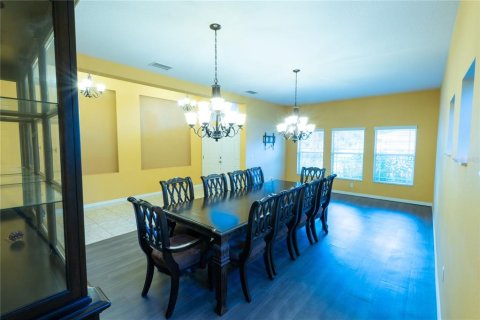 House in New Port Richey, Florida 4 bedrooms, 246.66 sq.m. № 1912722 - photo 14