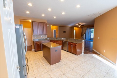 House in New Port Richey, Florida 4 bedrooms, 246.66 sq.m. № 1912722 - photo 22