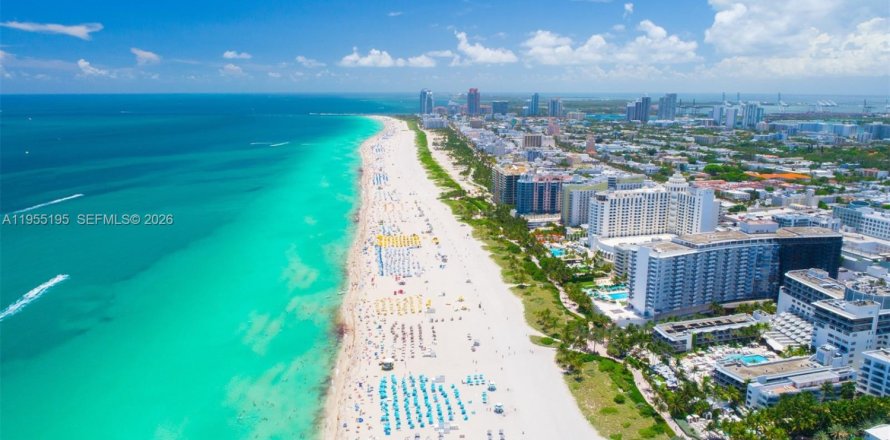 Condo in Miami Beach, Florida, 1 bedroom  № 2010158