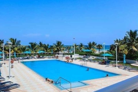 Condo in Miami Beach, Florida, 1 bedroom  № 2010158 - photo 13