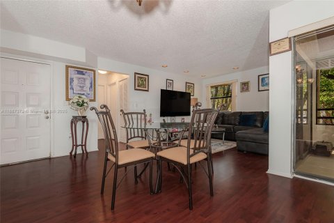 Купить кондоминиум в Майами, Флорида 2 спальни, 90.86м2, № 1942673 - фото 11