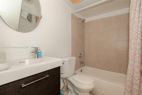 Купить кондоминиум в Майами, Флорида 2 спальни, 90.86м2, № 1942673 - фото 19