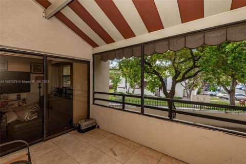 Купить кондоминиум в Майами, Флорида 2 спальни, 90.86м2, № 1942673 - фото 26