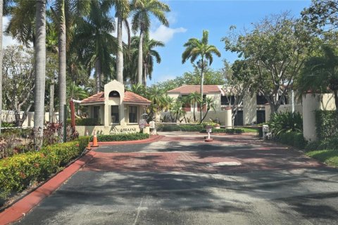 Кондоминиум с 2 спальнями в Майами, Флорида № 1942673