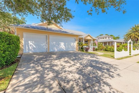 House in New Smyrna Beach, Florida 3 bedrooms, 234.11 sq.m. № 1657139 - photo 13