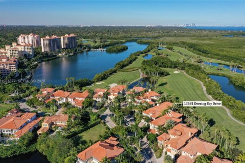 Купить виллу или дом в Корал-Гейблс, Флорида 5 спален, 505.2м2, № 2080368 - фото 6