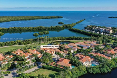 Купить виллу или дом в Корал-Гейблс, Флорида 5 спален, 505.2м2, № 2080368 - фото 4