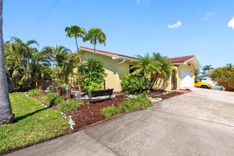 Villa ou maison à louer à Madeira Beach, Floride: 3 chambres, 130.06 m2 № 2104803 - photo 14