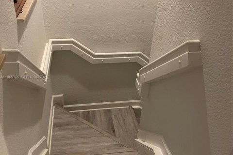 Снять в аренду таунхаус в Хайалиа, Флорида 3 спальни, 139.35м2, № 2030731 - фото 5