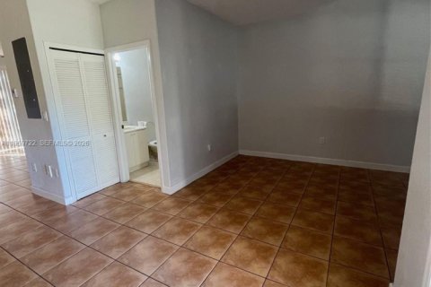 Снять в аренду таунхаус в Хайалиа, Флорида 3 спальни, 139.35м2, № 2030731 - фото 4