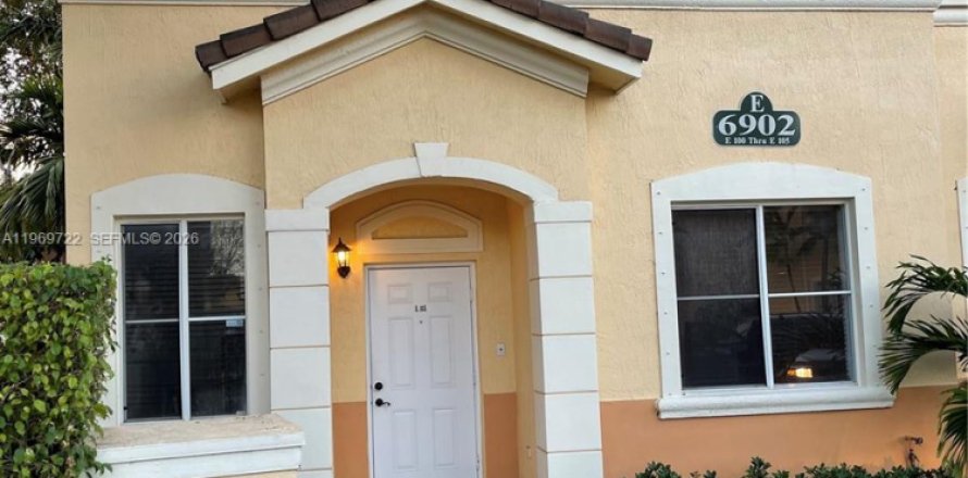 Таунхаус в Хайалиа, Флорида 3 спальни, 139.35м2 № 2030731