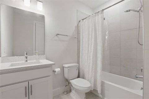 Townhouse in Oviedo, Florida 3 bedrooms, 174.38 sq.m. № 2205112 - photo 24