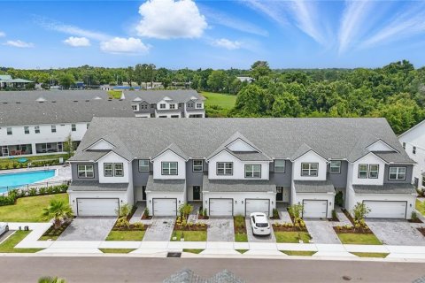 Townhouse in Oviedo, Florida 3 bedrooms, 174.38 sq.m. № 2205112 - photo 30