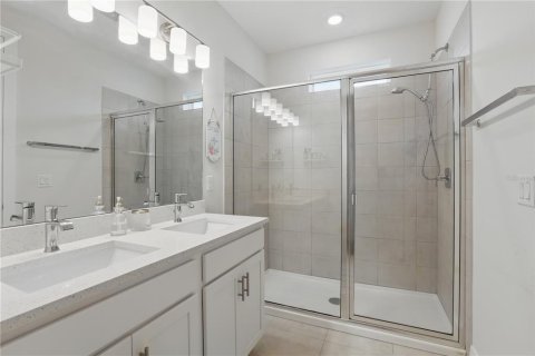 Townhouse in Oviedo, Florida 3 bedrooms, 174.38 sq.m. № 2205112 - photo 21