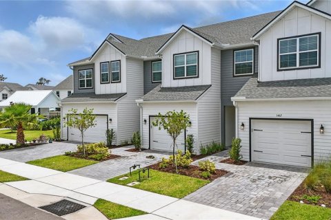Townhouse in Oviedo, Florida 3 bedrooms, 174.38 sq.m. № 2205112 - photo 2